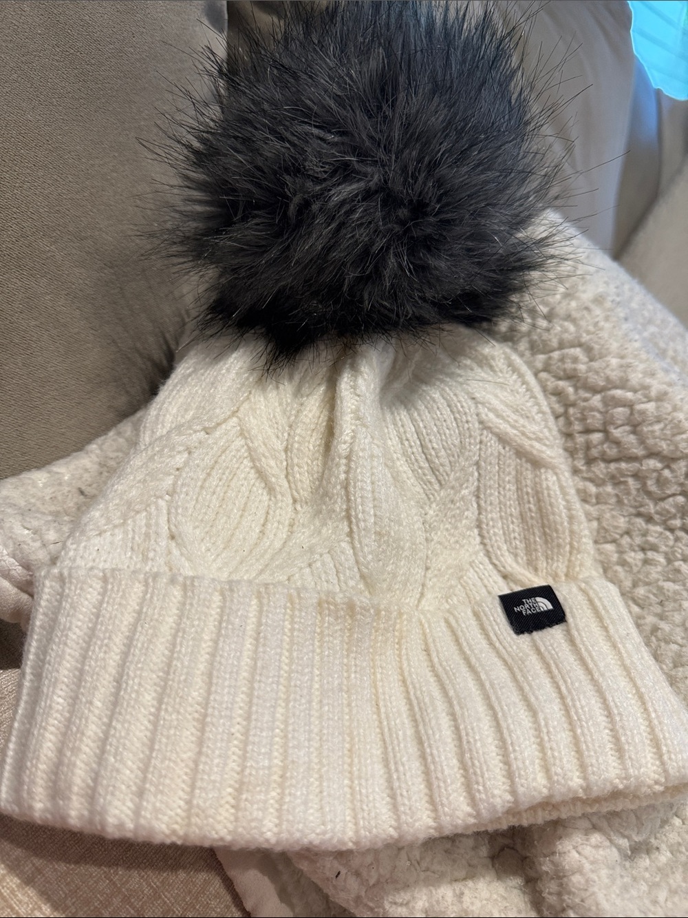 North face mega Pom beanie cable knit aspen vail ski